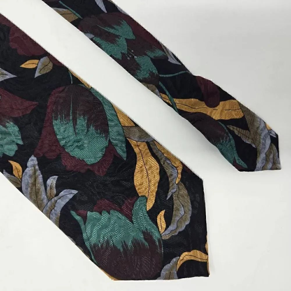 BUCCELLI MADE IN ITALY SILK TIE BLACK GREEN GOLD FLORAL SATIN 3.75" X 60"
